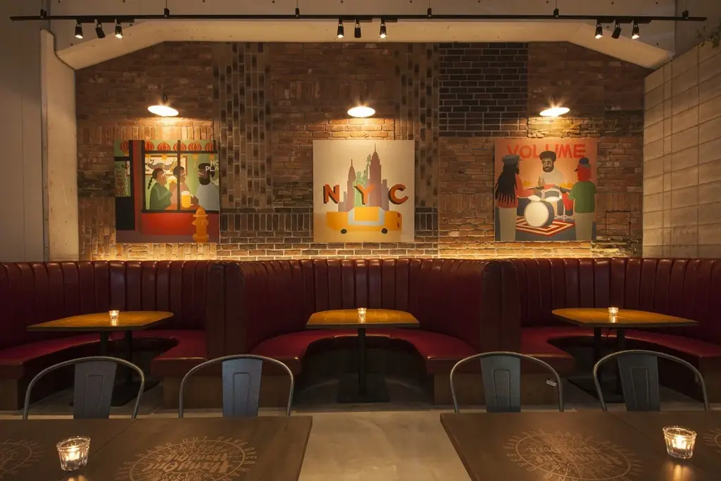 【2025 みんなで楽しむクリスマス】毎年好評のアメリカンでボリューミーなXmas限定プラン！HangOut HangOver新宿店にてご予約受付中 画像 3