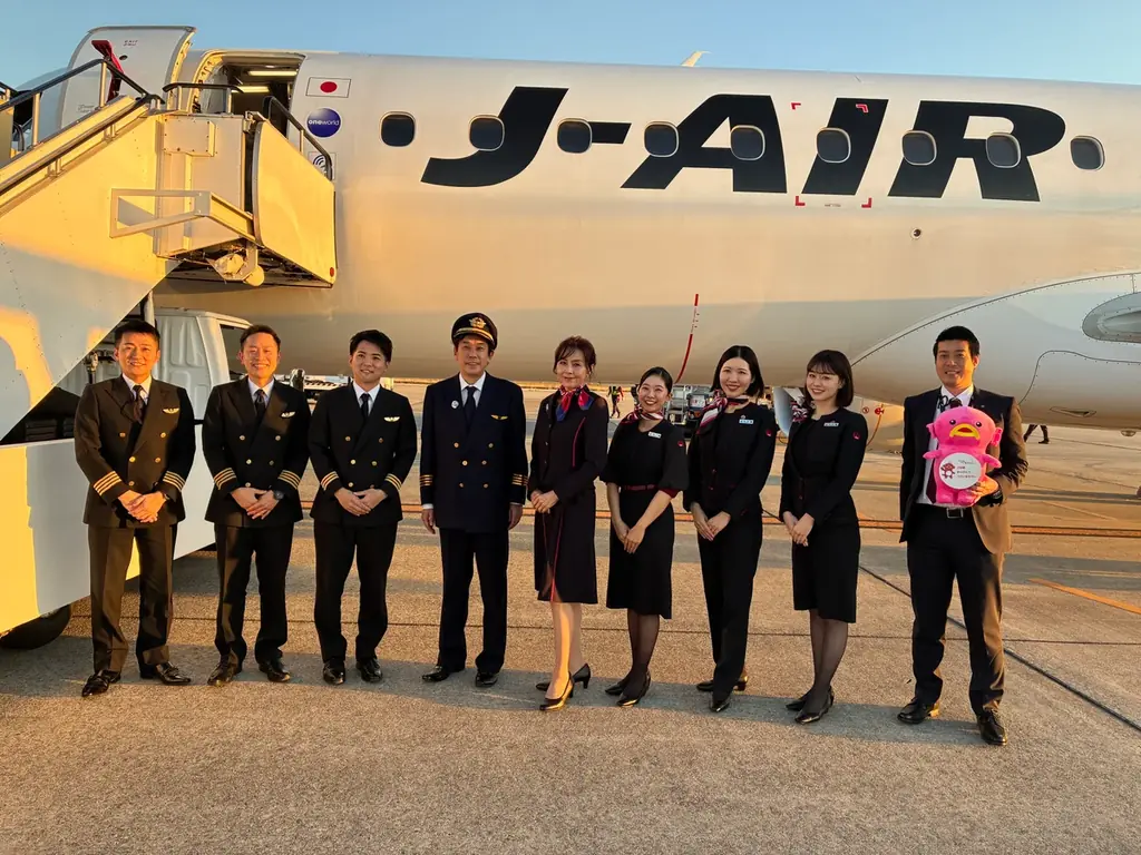 絶景フライトに大興奮！浦川泰幸・杉本彩と出雲・富士・伊勢を巡るチャーターフライト企画、「エアボーン！」の掛け声とともにテイクオフ！ 画像 12