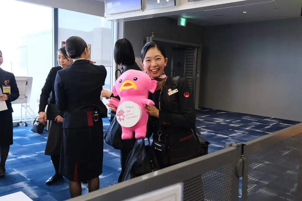 絶景フライトに大興奮！浦川泰幸・杉本彩と出雲・富士・伊勢を巡るチャーターフライト企画、「エアボーン！」の掛け声とともにテイクオフ！ 画像 7