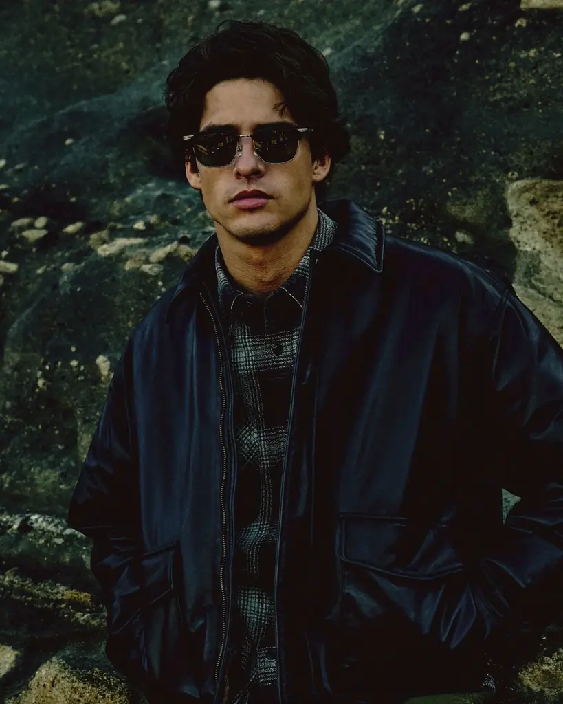 「AVIREX」からアメリカを代表するアウトドアブランド「Eddie Bauer」とのスペシャルエディションが発売！ 画像 4