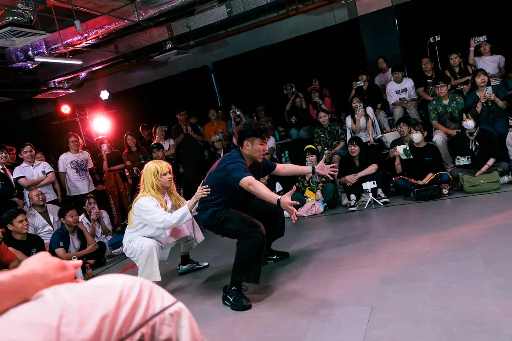 アニソンダンスバトルの最高峰「あきばっか〜の」シンガポール初開催が大盛況のうちに終幕！世界ベスト4の「龍と勇太」が優勝し日本通算４連覇を達成。世界を熱狂させるアニソンダンスの新章が開幕。 画像 10