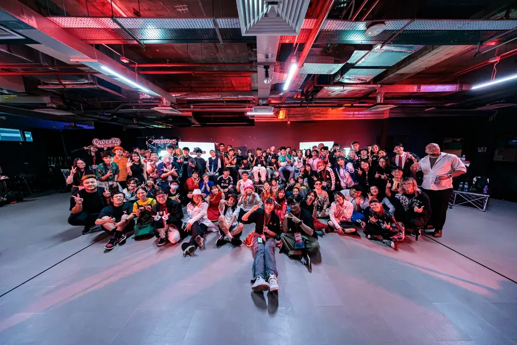 アニソンダンスバトルの最高峰「あきばっか〜の」シンガポール初開催が大盛況のうちに終幕！世界ベスト4の「龍と勇太」が優勝し日本通算４連覇を達成。世界を熱狂させるアニソンダンスの新章が開幕。 画像 6