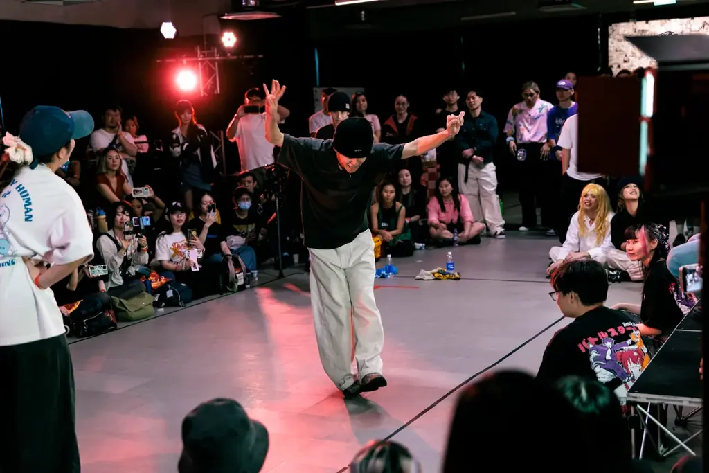 アニソンダンスバトルの最高峰「あきばっか〜の」シンガポール初開催が大盛況のうちに終幕！世界ベスト4の「龍と勇太」が優勝し日本通算４連覇を達成。世界を熱狂させるアニソンダンスの新章が開幕。 画像 8