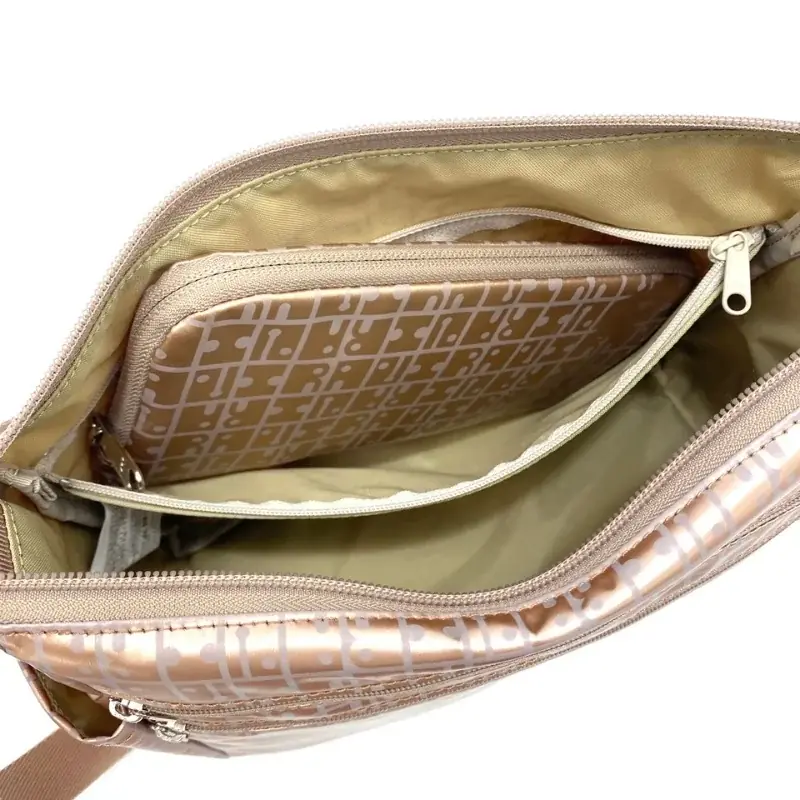 【創業年明治２５年 老舗バッグメーカーヤマト屋】　【帰省・旅行シーズンに！顧客の声を調査】60%もの人がバッグ選びに「軽さ」と「機能性」の両方を重視していることが判明 画像 4