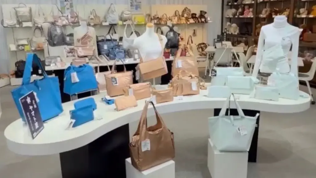 【創業年明治２５年 老舗バッグメーカーヤマト屋】　【帰省・旅行シーズンに！顧客の声を調査】60%もの人がバッグ選びに「軽さ」と「機能性」の両方を重視していることが判明 画像 9