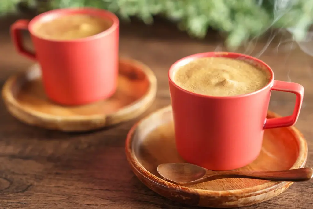 【山形プリン】まるでケーキのような贅沢な味わい！冬限定「いちごムースケーキプリン」と、心温まる「プリンラテ」が新登場。 画像 4