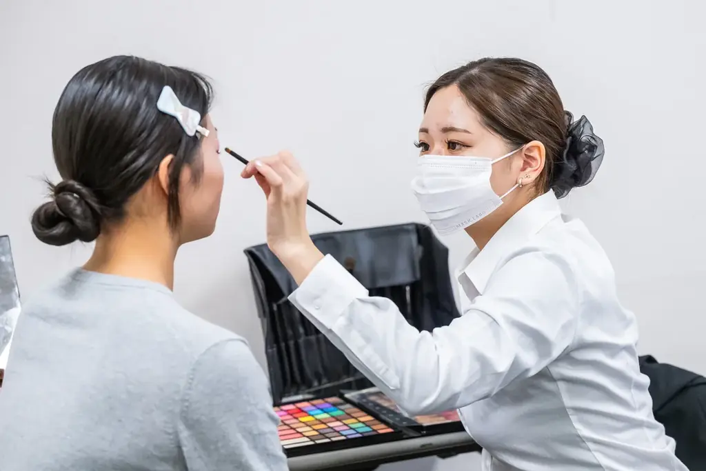 福岡 麻生外語観光&ブライダル専門学校×JR九州博多駅×レイジーシンデレラ福岡　「いい夫婦の日」11/22（土）に「特急ソニック号」列車内ウェディングファッションショーを開催しました 画像 3