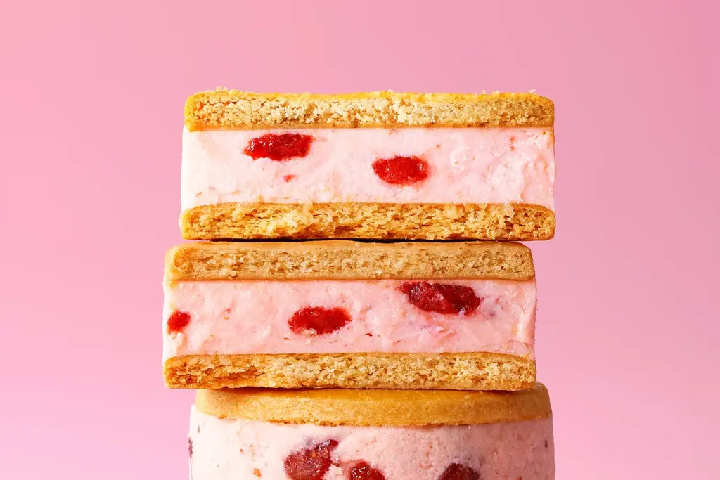 12/15発売｜あさぎり牛乳の冬限定いちごフレーバー登場