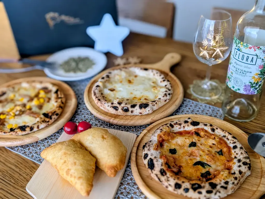 大阪・都島“揚げピザ”専門店が、受験・勝負シーズンを応援する縁起ピザ5枚セット「運をアゲる応援ピザBOX」を期間限定で通販開始 画像 1