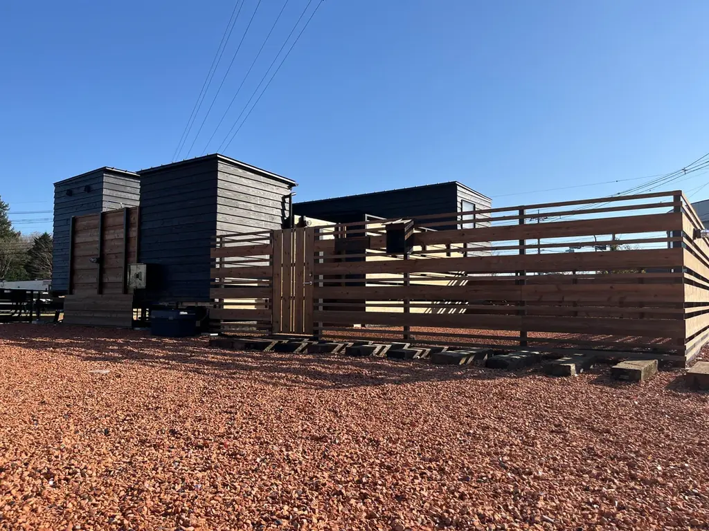 【那須塩原に新グランピング誕生】“愛犬OK×プライベートサウナ”完備のトレーラーハウス型施設「那須森蔵」 画像 2