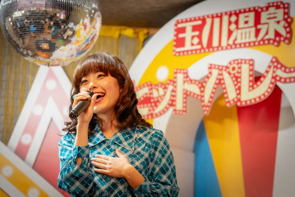 オーパークおごせにて、昭和レトロなアイドル・増田樹乃のスペシャルディナーショーを開催！　お子さまも一緒に本格的なコース料理をお楽しみいただけます 画像 4