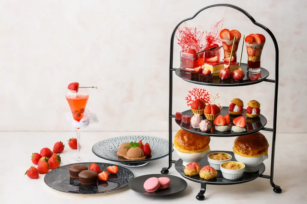 1月1日開始　富山エクセルの苺×ショコラ アフタヌーンティー