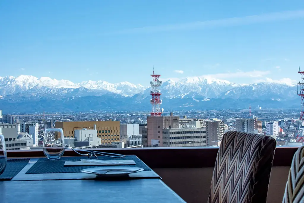 【富山エクセルホテル東急】冬の富山で、心躍るご褒美時間を。苺とショコラの甘い香りに包まれる「ストロベリーアフタヌーンティー」期間限定で開催！ 画像 9