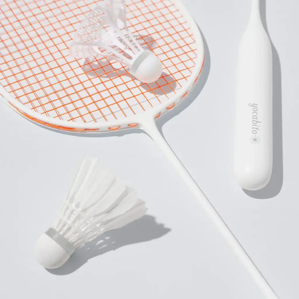 大切な人と過ごす冬ギフトにおすすめ。白×オレンジの“映え”デザインのバドミントンで、アクティブな団欒を。 画像 4