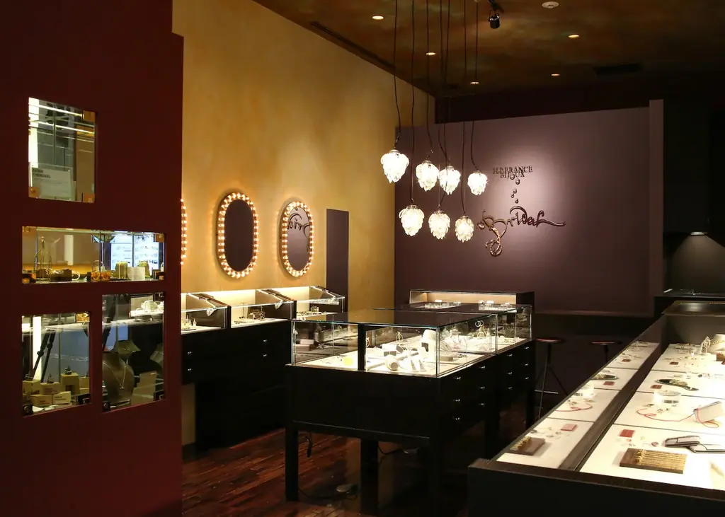 「レオス・カラックス×H.P.FRANCE」映画『ポンヌフの恋人』4Kレストア公開を記念し、タイアップキャンペーンを実施。 画像 3