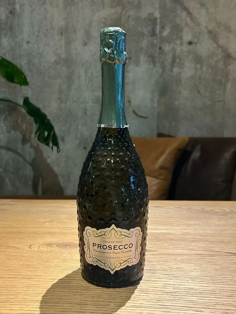 【BISTRO CHURA（ビストロちゅら）】特別なクリスマスをお届け　冬限定メニュー「沖縄県久米島産赤鶏の骨付きローストチキン」と「ガトーショコラ　泡盛暖流ペアリング付」が期間限定で新登場！ 画像 5