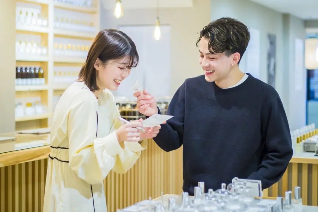 クリスマスギフトに“体験を贈る”新しい提案。香り創りのチケットを添えたギフトボックスをオンライン限定で発売 画像 2