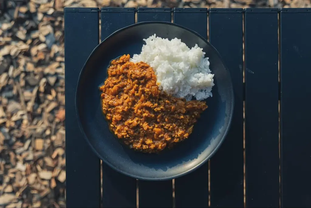 【sio 鳥羽周作シェフ監修】Earthboatオリジナルフードメニュー「サウナの後に外で食べる」シリーズの提供開始 画像 3