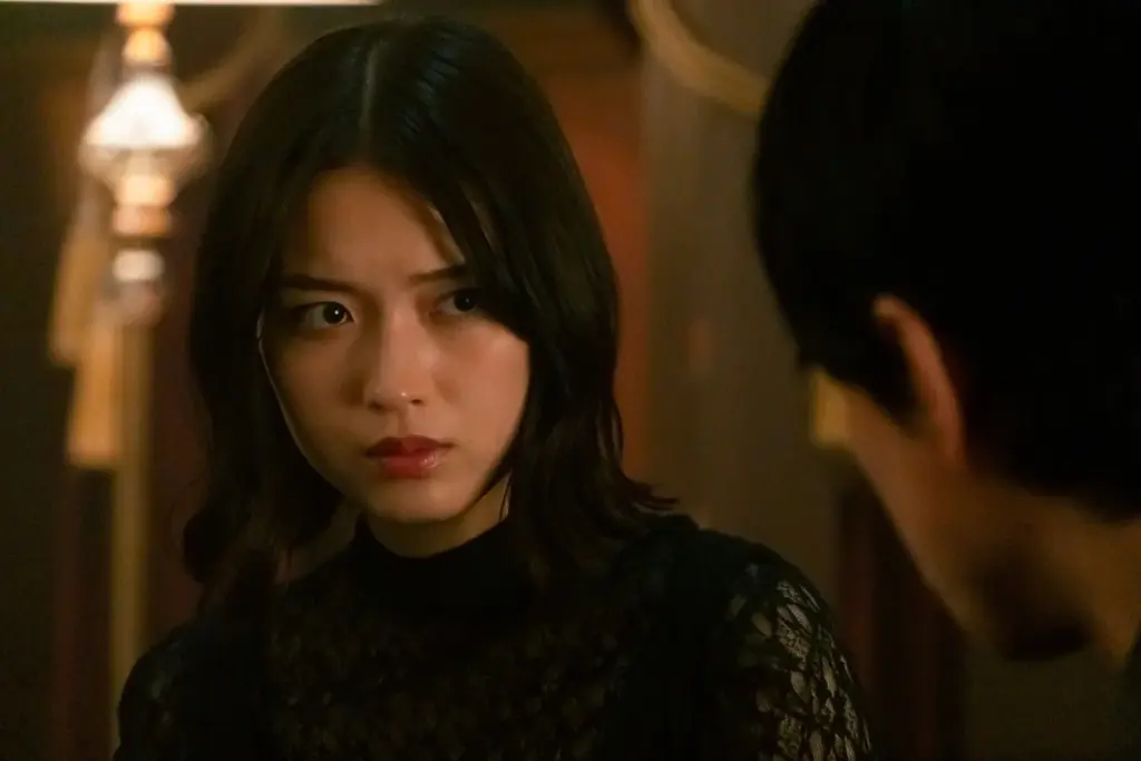 新章開幕！『スキャンダルイブ』第4話の予告映像＆あらすじ＆場面カットが到着！予告映像で見せた“奏”（川口春奈）の涙の理由は？大手事務所が隠蔽する“性加害疑惑”に迫る！ 画像 3