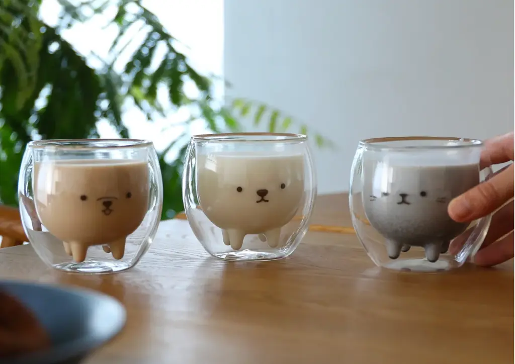 飲み物で表情が浮かぶ！アニボール耐熱ダブルグラス登場