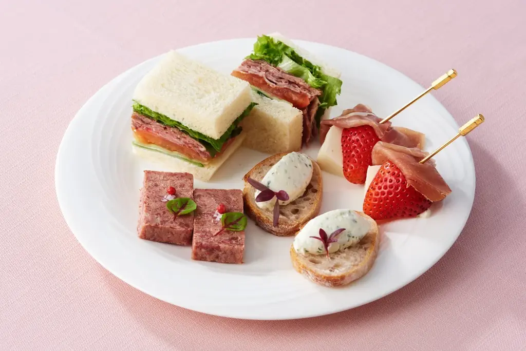 お部屋で過ごす、甘くて優雅ないちご時間。冬限定“いちごアフタヌーンティー”付ステイプラン 画像 5