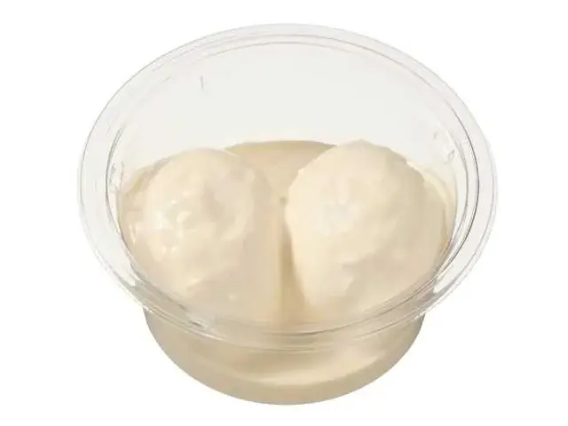 “手軽に豪華”なクリスマスをセブン‐イレブンで！「チーズ好きのための白いポテトサラダ」や「炭火焼きローストチキンレッグ」、大人気の「金のマルゲリータ」も進化して登場 画像 5