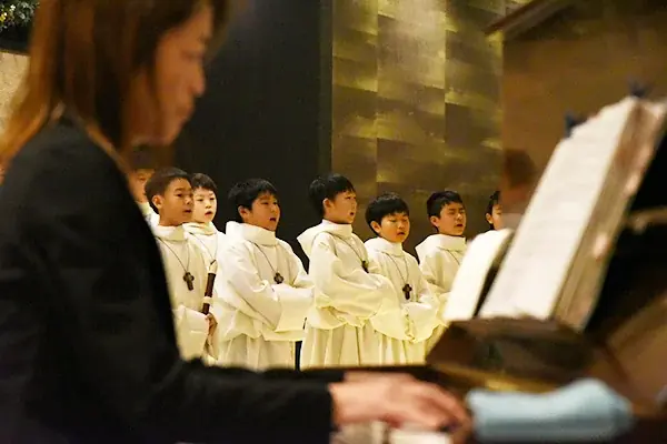 【ホテルメトロポリタン エドモント】「暁星(ぎょうせい)小学校聖歌隊」によるクリスマス チャリティーコンサートを開催 画像 2