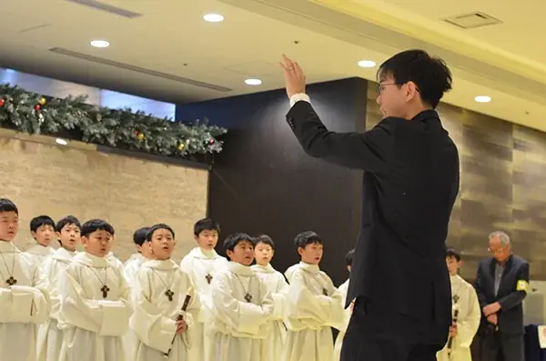 【ホテルメトロポリタン エドモント】「暁星(ぎょうせい)小学校聖歌隊」によるクリスマス チャリティーコンサートを開催 画像 3