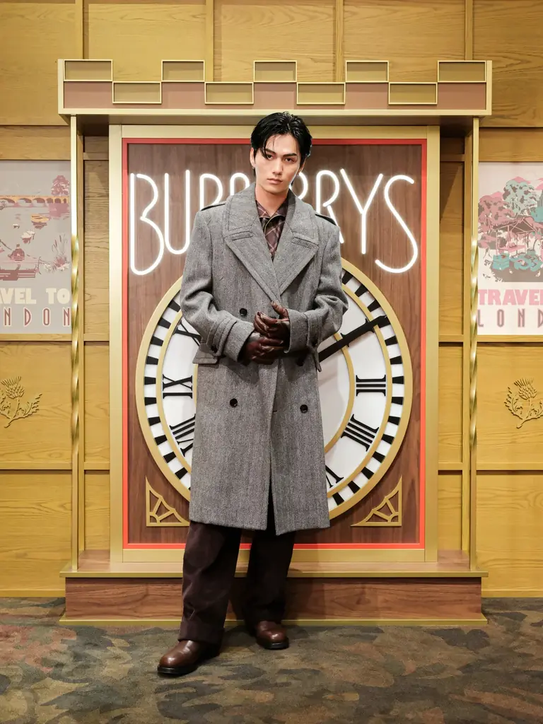 【BURBERRY】阪急うめだ本店でのポップアップストア開催を祝し、最新のアウター ウェアを纏ったゲストが来場 画像 2