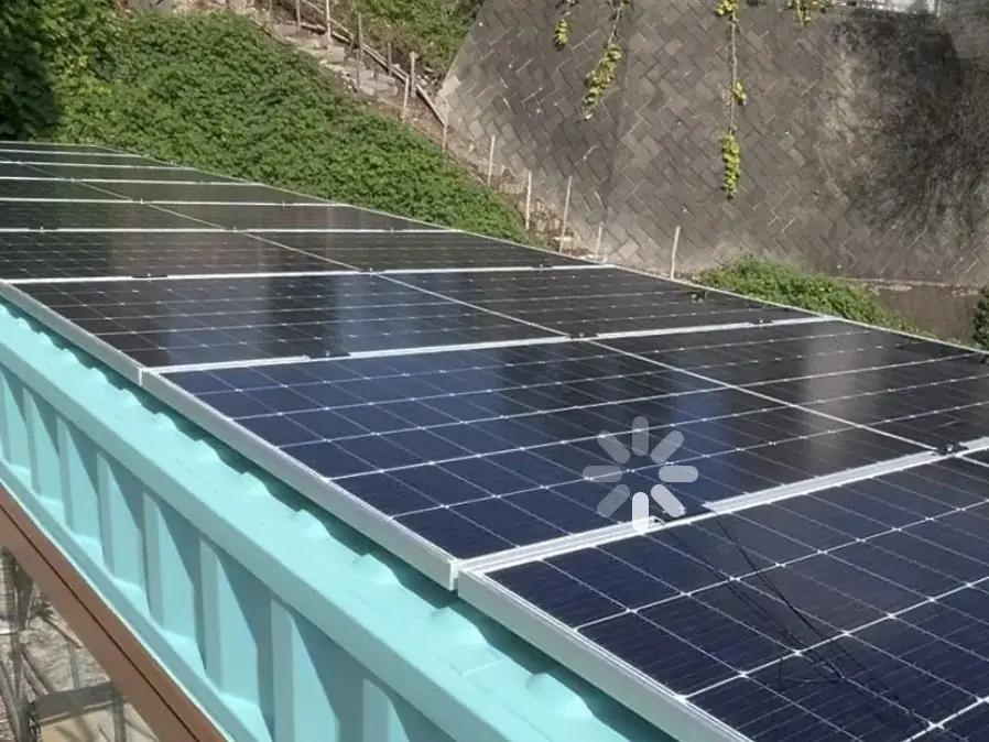 移動式オフグリッド拠点が登場　電力・通信・入浴を提供