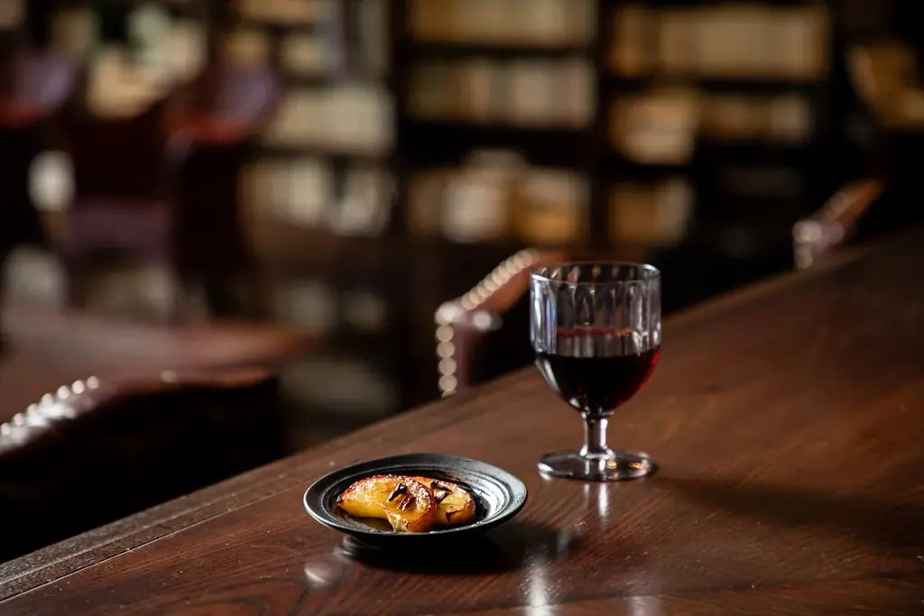 太宰治も訪れた宿で【100年の歴史を歩く】館内ツアー開始《避暑だけでない》蓼科の冬の魅力を、全国に伝える創業百年・老舗宿の挑戦 画像 3