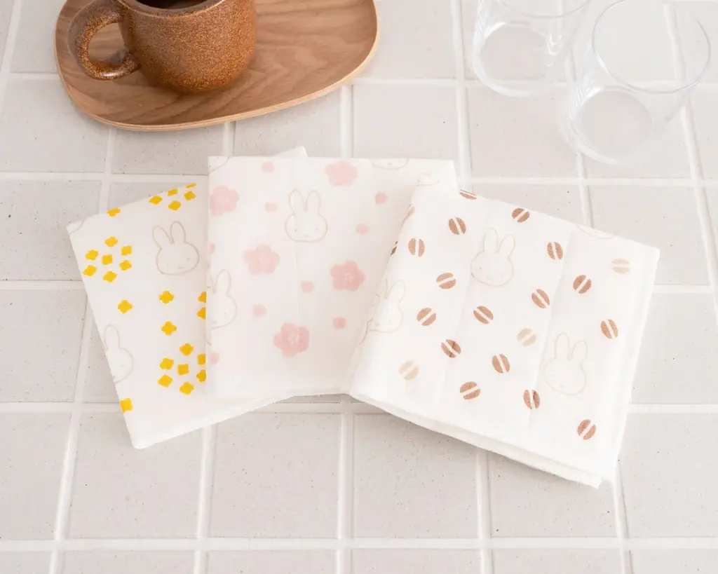 たのしい日も、のんびりな日も、ミッフィーと。毎日を彩る手ぬぐい・風呂敷シリーズ第9弾が登場。 画像 12