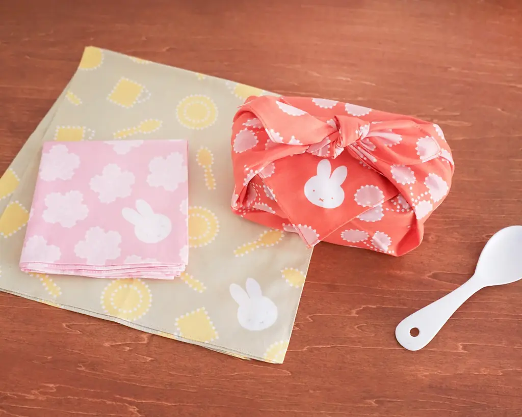 たのしい日も、のんびりな日も、ミッフィーと。毎日を彩る手ぬぐい・風呂敷シリーズ第9弾が登場。 画像 6