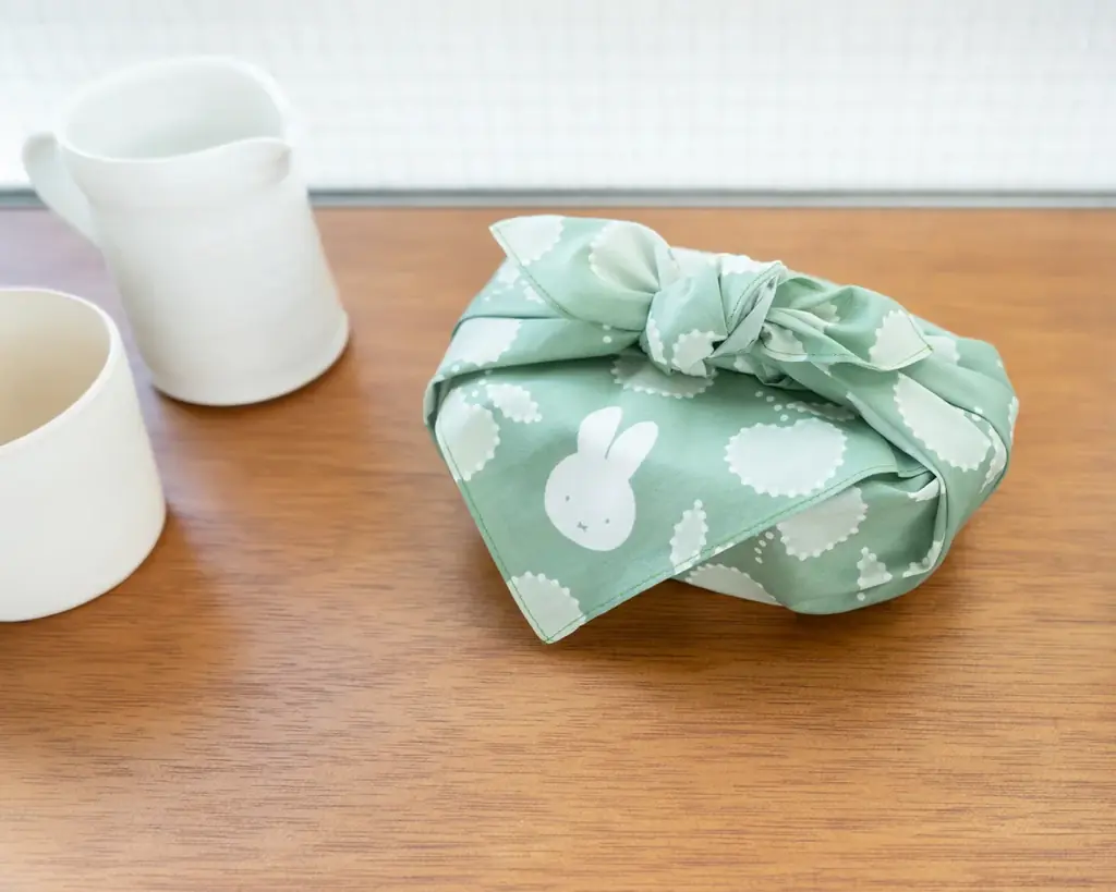 たのしい日も、のんびりな日も、ミッフィーと。毎日を彩る手ぬぐい・風呂敷シリーズ第9弾が登場。 画像 7