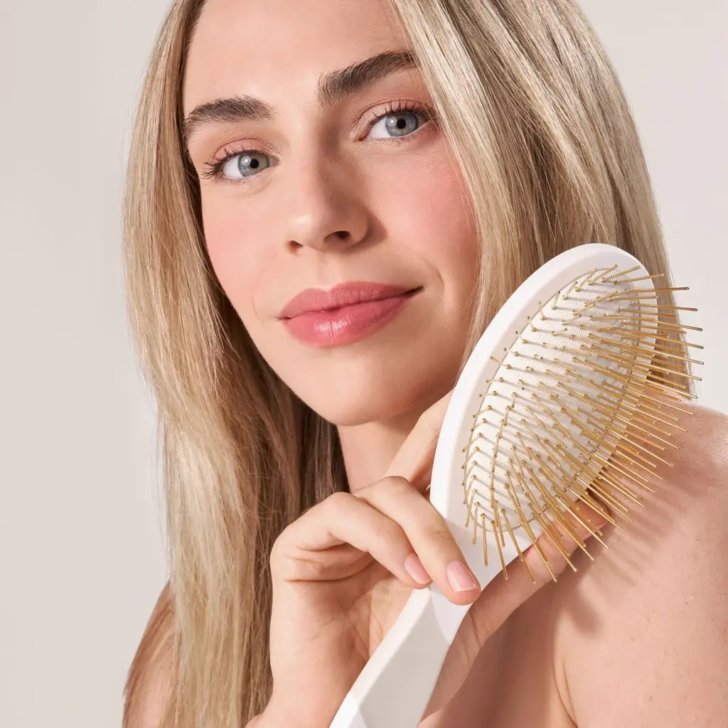 【シリーズ累計100万本突破】SNOW FOX SKINCAREカッサブラシ第６弾「リミテッドエディション プレミアム FOX カッサ ブラック＆ホワイト ヘアブラシ」2026年2月6日　数量限定発売 画像 4