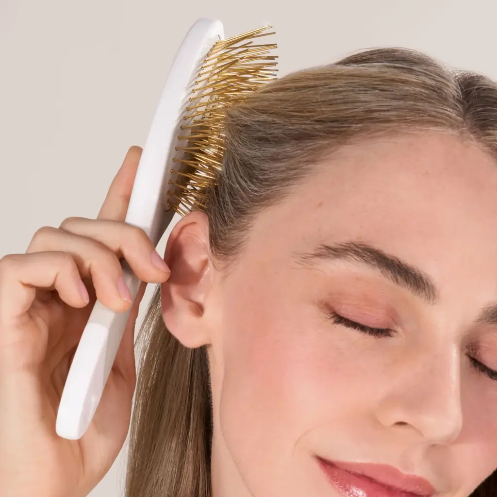 【シリーズ累計100万本突破】SNOW FOX SKINCAREカッサブラシ第６弾「リミテッドエディション プレミアム FOX カッサ ブラック＆ホワイト ヘアブラシ」2026年2月6日　数量限定発売 画像 6