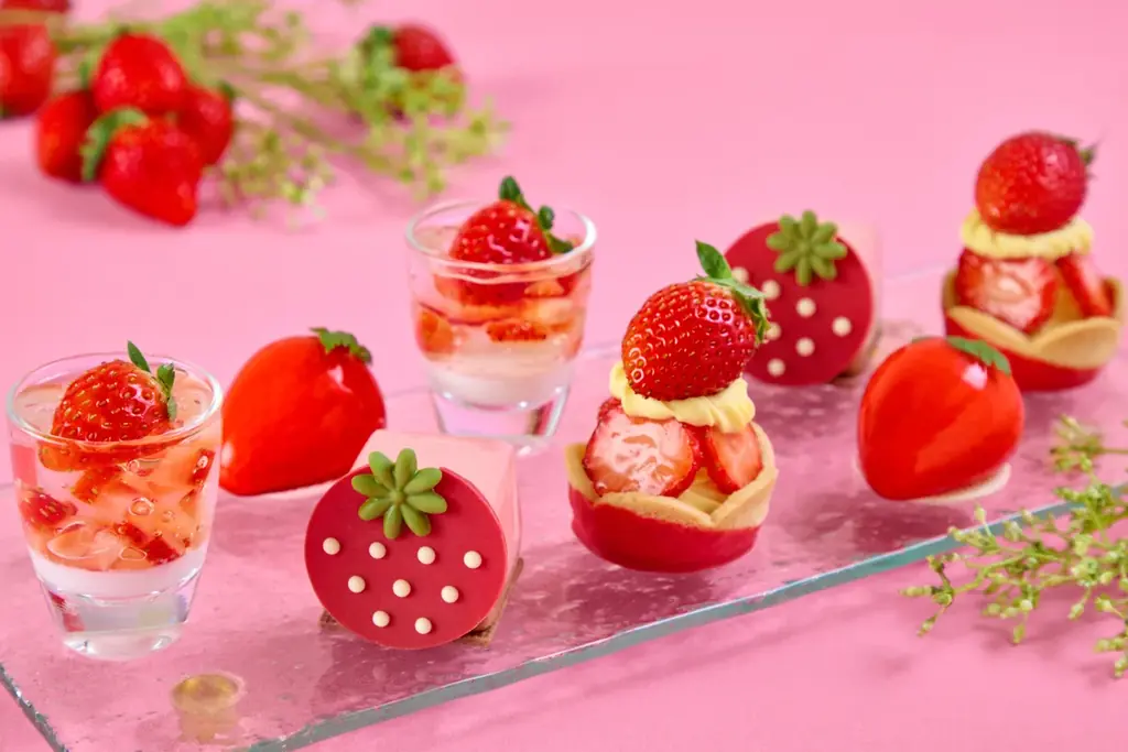 【リーガロイヤルホテル大阪】春限定！溢れんばかりのいちごが大行進「いちごアフタヌーンティー ～春のいちごパレード！～」 画像 3