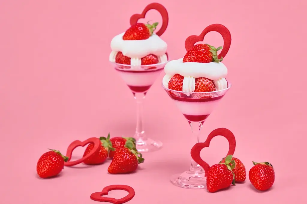 【リーガロイヤルホテル大阪】春限定！溢れんばかりのいちごが大行進「いちごアフタヌーンティー ～春のいちごパレード！～」 画像 4