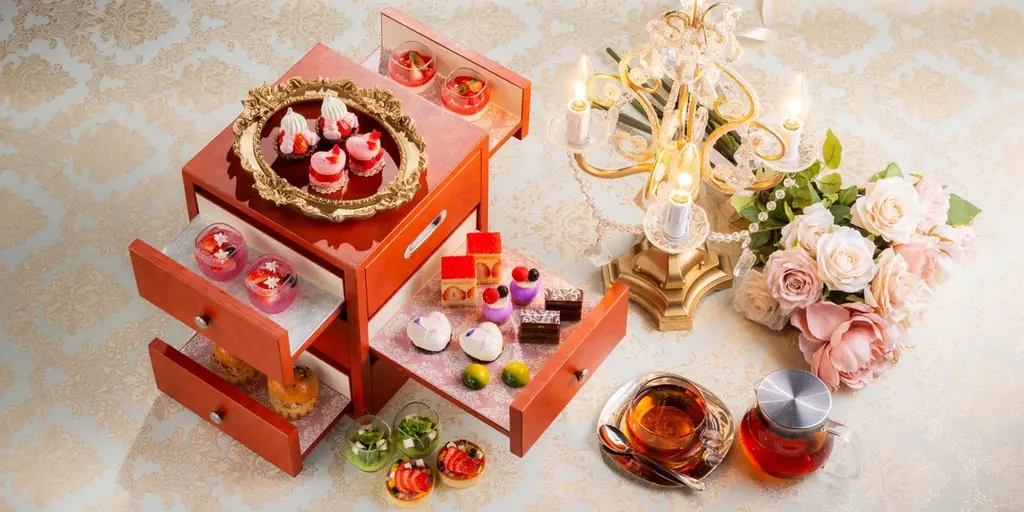 「いちご」を主役に春の芳醇なフレーバーが溢れる　ヒルトン大阪　【ストロベリースイーツビュッフェ　～Marie Antoinette～】 画像 6