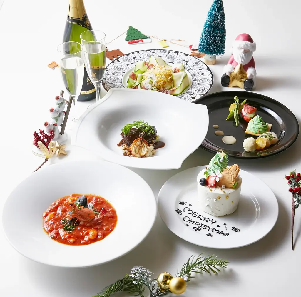 ホールケーキをひとりじめ？！選べるアリスのクリスマス｜大阪・梅田「幻想の国のアリス」 画像 1