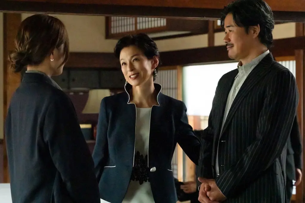 ABEMAオリジナルドラマ『スキャンダルイブ』#4／大物俳優の性加害疑惑に“芸能事務所社長”柴咲コウ＆“週刊誌記者”川口春奈が禁断の共闘へ／“奏”川口春奈が涙――被害女性A子の正体は？ 画像 7