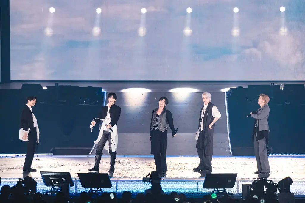 豪華12組のスペシャルなパフォーマンスを凝縮した特集番組「MUSIC EXPO 2025」がついに明日放送！ステージ裏でのトークコラボ企画も！ 画像 12