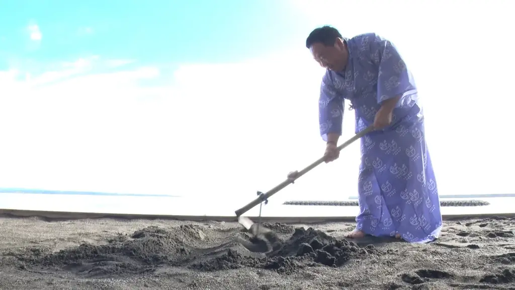【ＢＳ日テレ】３週連続大分県のそばを紹介！　別府市で見つけた駐車場の奥にある“友だちの家”風そば屋　ドランク塚地が番組史上初、“うどん”に挑戦！？ 画像 4