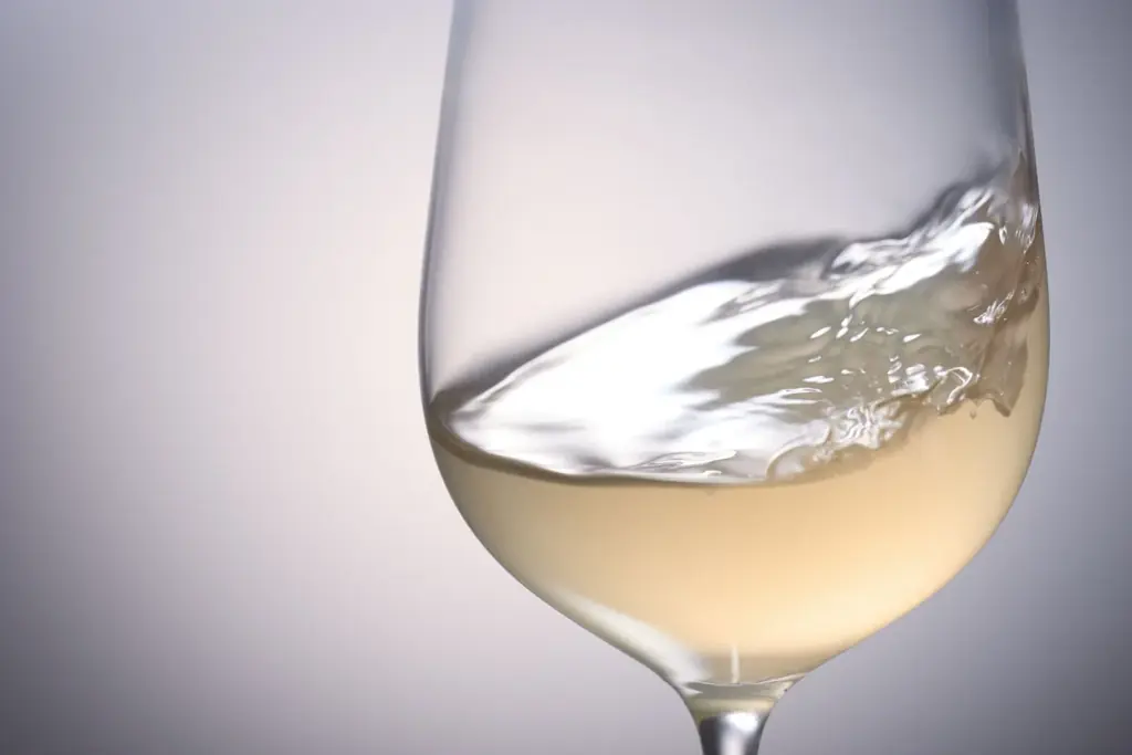 世界初！現代日本酒技術をベースに、国産大麦100%で醸す《純麦酒》誕生。LINNÉと焼酎蔵・天盃が共創し、麹の可能性を世界にひろげる【12月11日発売】 画像 3