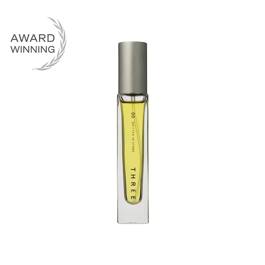 THREEのフレグランス「エッセンシャルセンツ R」が多数のメディアで2025年下半期ベストコスメを受賞！他アイテムも続々と賞を獲得 画像 2