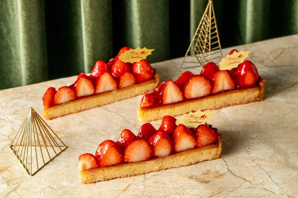 幸せの瞬間を彩る 甘いひと切れ。2025年12月20日（土）～クリスマス限定ケーキが登場。 / PATISSERIE TOOTH TOOTH 画像 2