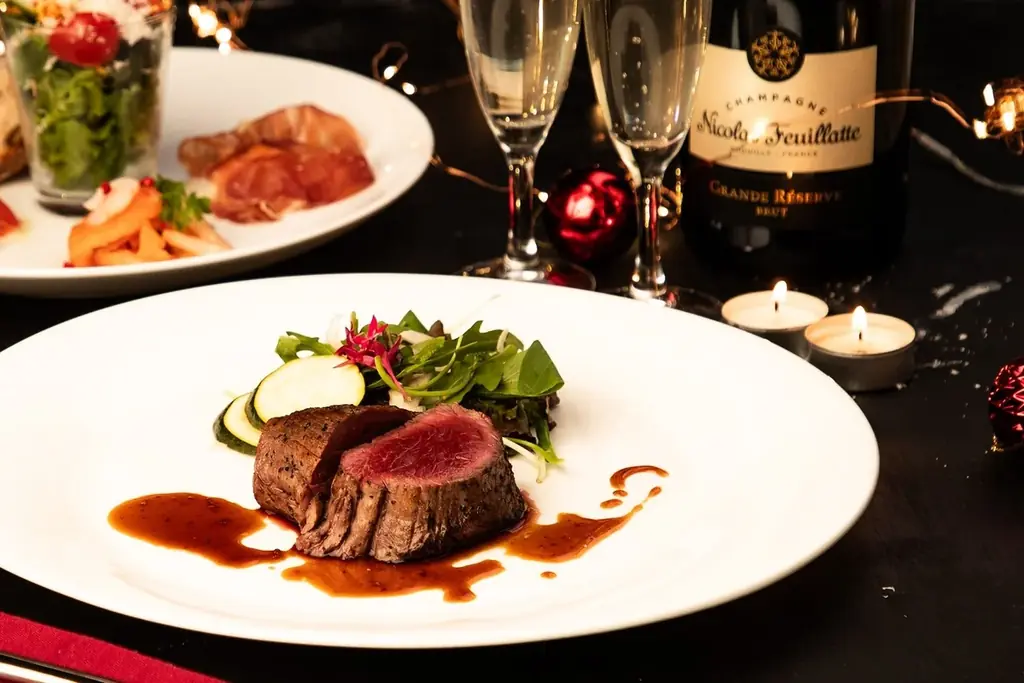 【2025クリスマスプラン受付中】銀座の隠れ家レストランでずっと記憶に残る聖夜を☆ワイン酒場 GabuLicious銀座店にてご予約受付中！ 画像 2