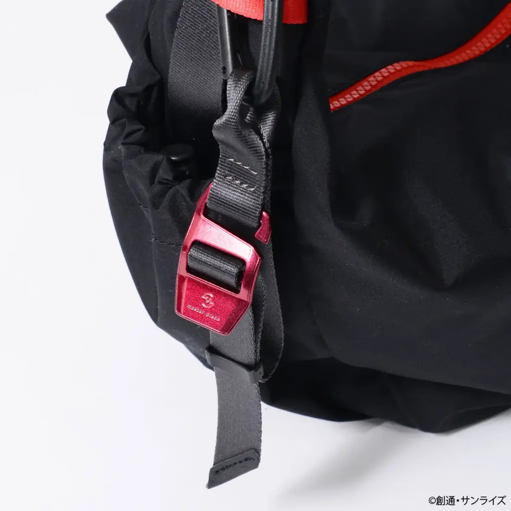 『機動戦士ガンダム』よりシャア・アズナブルをイメージしたバッグが登場！ファッション性と機能性を高い次元で融合させたブランドmaster-pieceとの初コラボレーション 画像 5