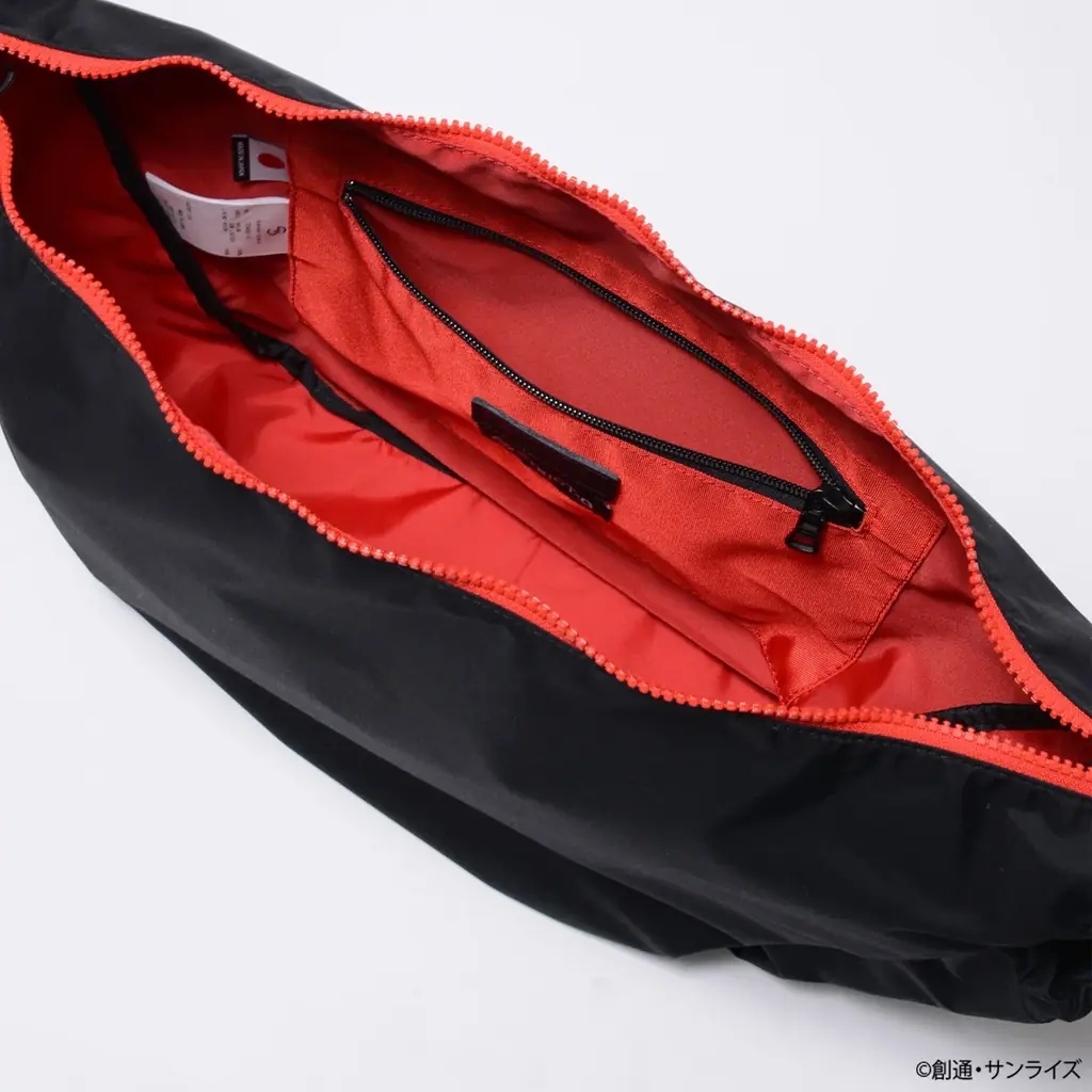 『機動戦士ガンダム』よりシャア・アズナブルをイメージしたバッグが登場！ファッション性と機能性を高い次元で融合させたブランドmaster-pieceとの初コラボレーション 画像 7