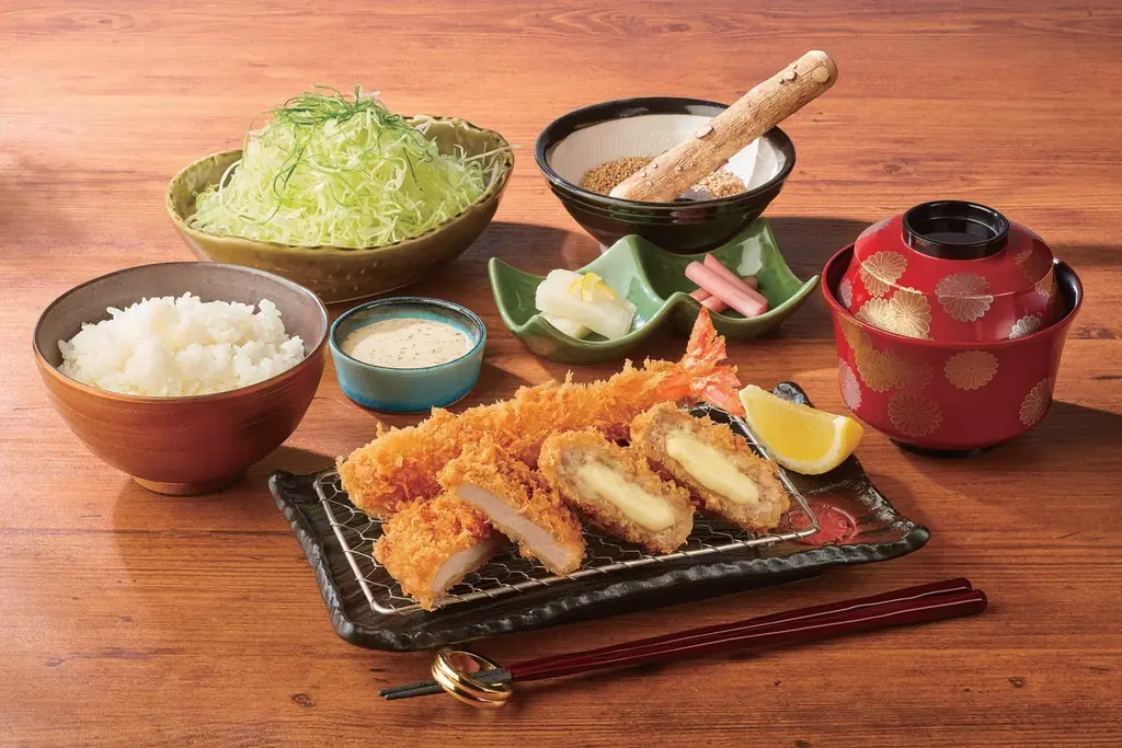 とんかつ新宿さぼてんがご提案する、チーズがとろけるクリスマス。「北海道産5種チーズメンチかつ」を全国のレストラン店舗にて12月15日（月）から期間限定で販売 画像 3